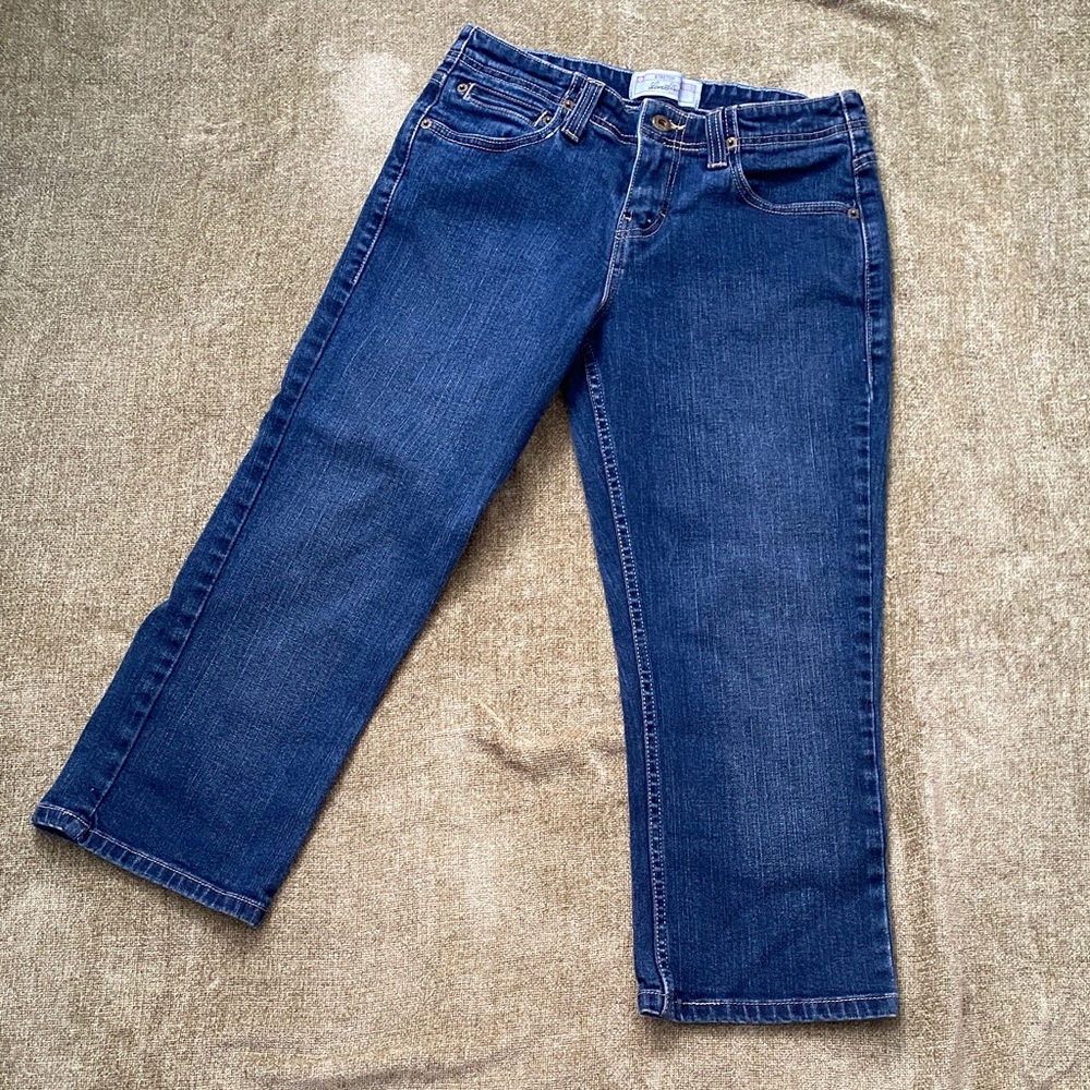 Levi’s Classic Dark Blue Denim Capris